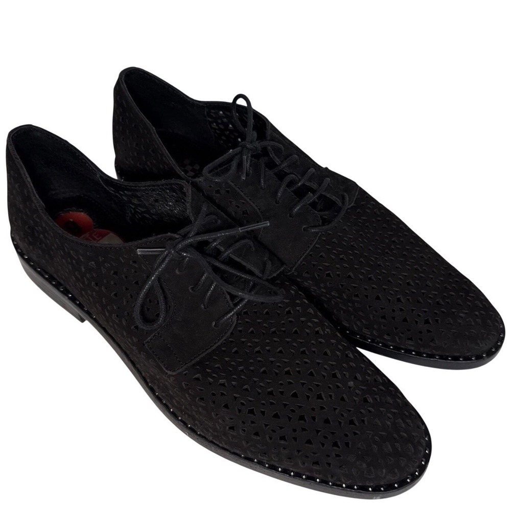 Vince Camuto Lesta Geo Black Oxford Women 9M Laser Cut Suede Flat Studs Academia - Picture 2 of 14